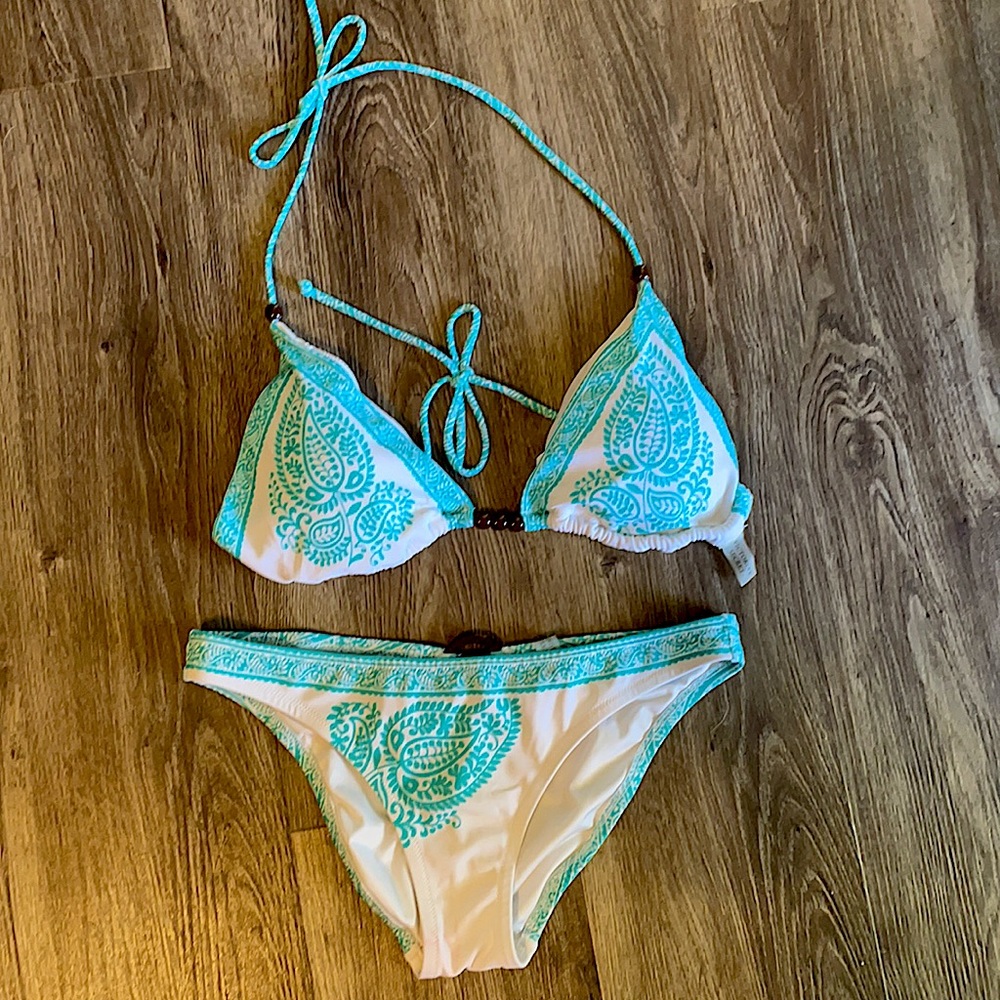 Victoria’s Secret bikini